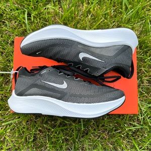 Nike Fly Knit Size 9